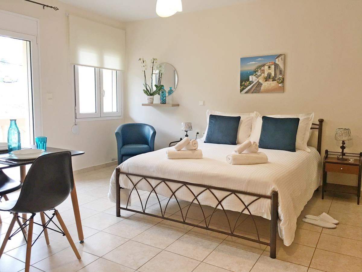 Koumpe Blue Sea View Apartment レティムノ エクステリア 写真